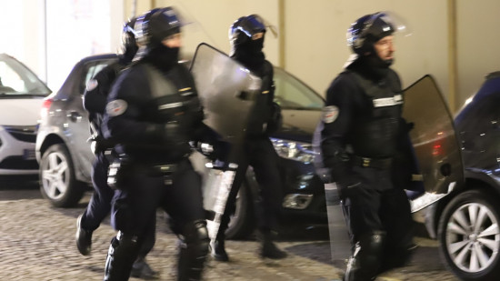 Possibles émeutes dimanche à Lyon ? Un important dispositif policier déployé, notamment pour protéger les commerces Possibles émeutes dimanche à Lyon ? Un important dispositif policier déployé, notamment pour protéger les commerces