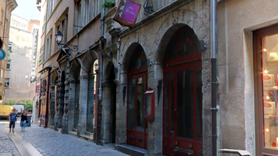 Blattes et manquements à l’hygiène : un restaurant du Vieux-Lyon ferme ses portes