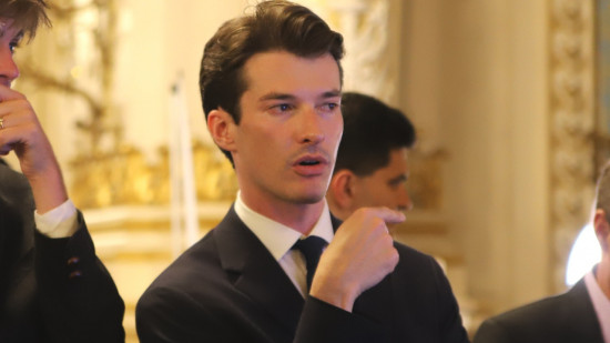 Du verre pilé dans la colle ? Alexandre Humbert Dupalais accuse les militants de Jean-Luc Fugit et porte plainte