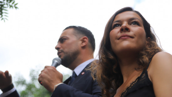 "Anaïs, c’est ma sœur !" : Sébastien Delogu épaule Anaïs Belouassa Cherifi, candidate dans la 1ère circonscription de Lyon