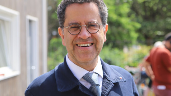 Législatives : Gabriel Amard réélu à Villeurbanne, moins de 600 voix d'écart avec Jean-Paul Bret Législatives : Gabriel Amard réélu à Villeurbanne, moins de 600 voix d'écart avec Jean-Paul Bret