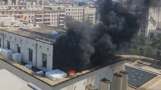 Villeurbanne : un incendie s’est déclaré sur une terrasse de la mairie