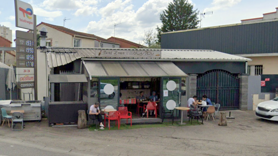 Mouches sur les aliments, toilettes dans la cuisine : un restaurant algérien fermé en urgence près de Lyon Mouches sur les aliments, toilettes dans la cuisine : un restaurant algérien fermé en urgence près de Lyon