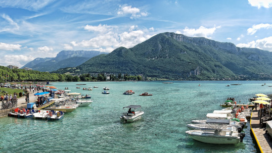 Dans la région : le corps d'un Lyonnais repêché dans le lac d'Annecy Dans la région : le corps d'un Lyonnais repêché dans le lac d'Annecy