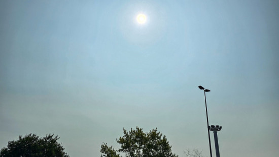 Les fumées des incendies du Canada perturbent le ciel à Lyon