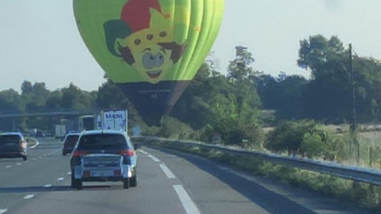Près de Lyon : atterrissage imprévu d'une montgolfière aux abords de l'autoroute A6