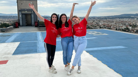 "C’était impossible mais on a quand même essayé" : des soignantes de Lyon organisent une course solidaire avec David Douillet comme parrain