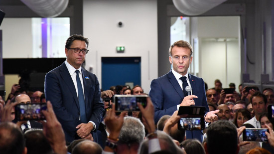 Emmanuel Macron inaugure la première usine modulable de vaccins au monde près de Lyon Emmanuel Macron inaugure la première usine modulable de vaccins au monde près de Lyon