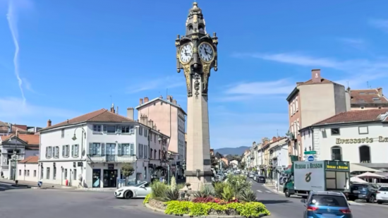 Près de Lyon : l’Horloge de la place Vauboin à Tassin, réparée suite à un court-circuit Près de Lyon : l’Horloge de la place Vauboin à Tassin, réparée suite à un court-circuit