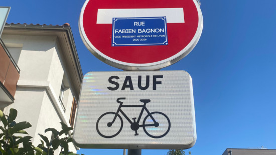 "Oullinsbyrinthe", "rue Fabien Bagnon" : nouvelle vague de contestation contre les écologistes à Oullins "Oullinsbyrinthe", "rue Fabien Bagnon" : nouvelle vague de contestation contre les écologistes à Oullins