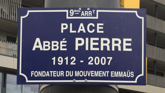 Lyon : la place Abbé Pierre débaptisée à titre exceptionnel
