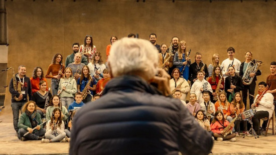 Yann Arthus-Bertrand installe son studio photo à l'Hôtel de Ville de Lyon