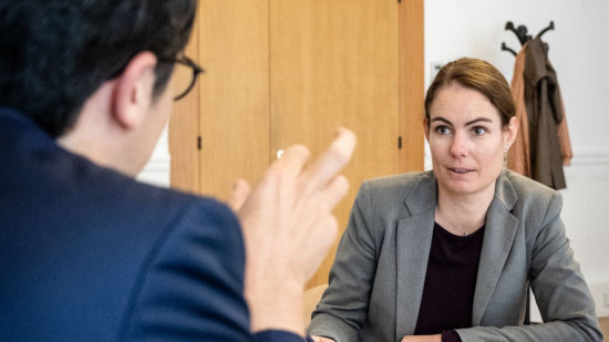 La ministre chargée de l'Energie Olga Givernet en déplacement près de Lyon ce vendredi