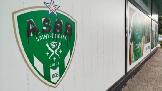A un mois du derby, les installations de l'ASSE dégradées par des supporters de l'OL A un mois du derby, les installations de l'ASSE dégradées par des supporters de l'OL