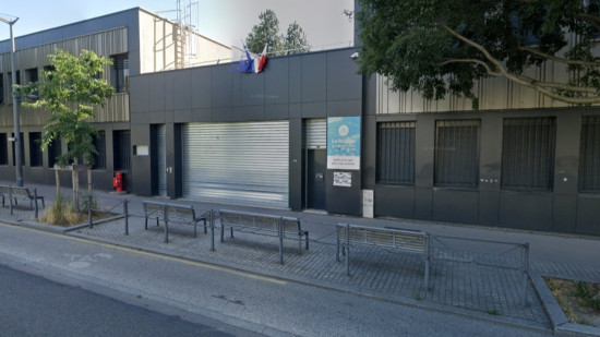 Tirs de mortiers d'artifice et feux de poubelles : le lycée Lumière attaqué à son tour à Lyon Tirs de mortiers d'artifice et feux de poubelles : le lycée Lumière attaqué à son tour à Lyon