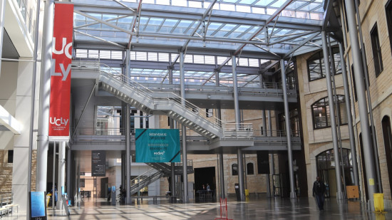 Sursis probatoire pour avoir filmé sous les jupes de ses camarades à Université catholique de Lyon Sursis probatoire pour avoir filmé sous les jupes de ses camarades à Université catholique de Lyon