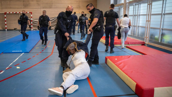 Manifestation pour loger des femmes à la rue : "La mairie de Lyon doit tenir ses promesses !" Manifestation pour loger des femmes à la rue : "La mairie de Lyon doit tenir ses promesses !"