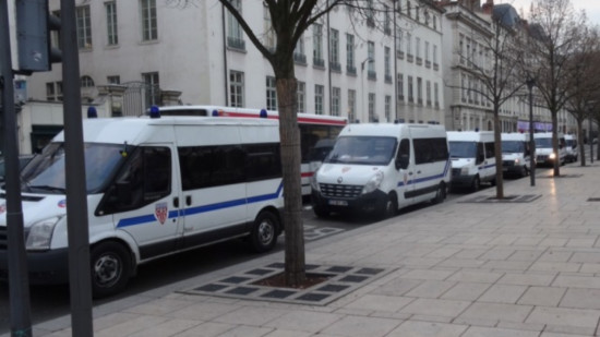 Lyon : 700 policiers mobilisés pour le match OL-Besiktas Lyon : 700 policiers mobilisés pour le match OL-Besiktas