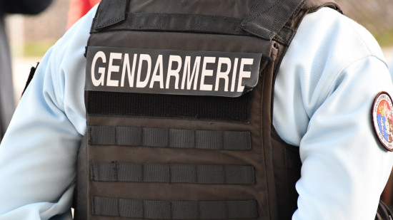 Près de Lyon : un enfant de 8 ans grièvement blessé après une chute du quatrième  étage