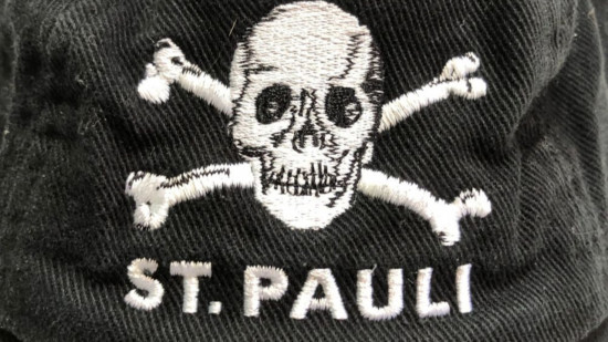 Lyon : une femme agressée parce qu'elle portait une casquette d'un club de foot antifa ? Lyon : une femme agressée parce qu'elle portait une casquette d'un club de foot antifa ?