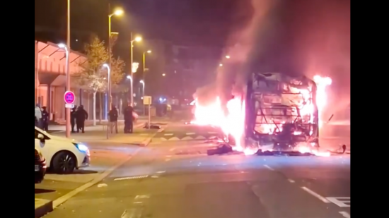 Bus incendiés à Rillieux-la-Pape : des renforts de CRS tout le week-end
