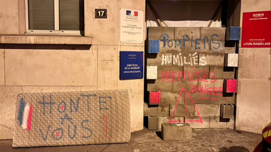 Lyon : les pompiers du Rhône murent l'entrée de l’État-Major du SDMIS