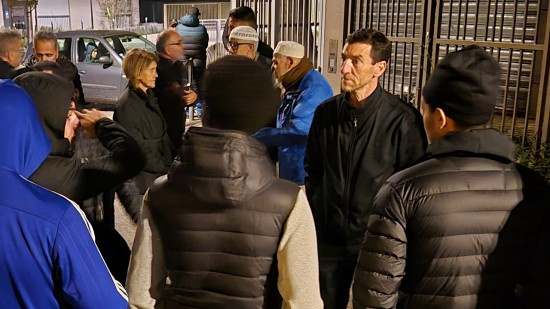 Bus incendiés à Rillieux : Abdelkader Lahmar rencontre les habitants et s'oppose aux sanctions promises par le maire Bus incendiés à Rillieux : Abdelkader Lahmar rencontre les habitants et s'oppose aux sanctions promises par le maire