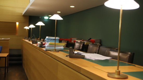 Près de Lyon : son ami refuse de lui verser 5000 euros, il le menace de diffuser une photo de sa compagne nue Près de Lyon : son ami refuse de lui verser 5000 euros, il le menace de diffuser une photo de sa compagne nue