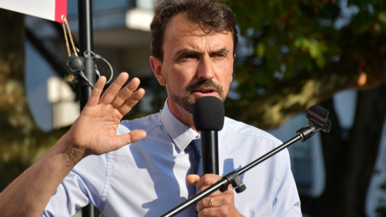 Grégory Doucet le bloque sur les réseaux sociaux, il dépose un recours devant la justice