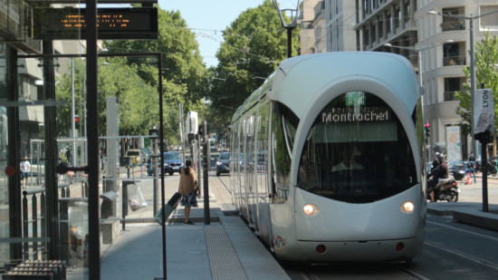 Grave accident de tramway à Lyon : une piétonne en urgence absolue