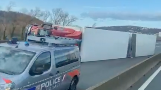 Tempête Bert : un camion renversé sur l’A47 paralyse la circulation atour de Lyon Tempête Bert : un camion renversé sur l’A47 paralyse la circulation atour de Lyon