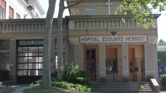 Lyon : en manque, elle blesse douze soignants aux urgences