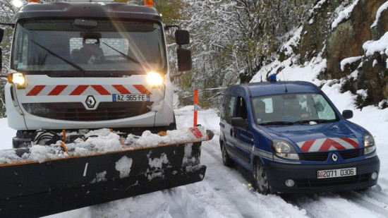 Viabilité hivernale dans le Rhône : “La neige est moins là, mais il y a des nouveaux dégâts"