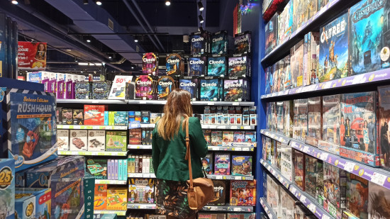 "Noël, c’est de plus en plus pour les petits et les grands" : les kidultes boostent le marché des jeux à Lyon