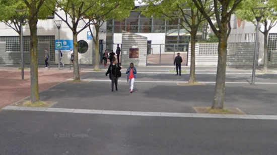 Près de Lyon : les cours annulés dans un lycée après un jet de pétard sur un professeur Près de Lyon : les cours annulés dans un lycée après un jet de pétard sur un professeur