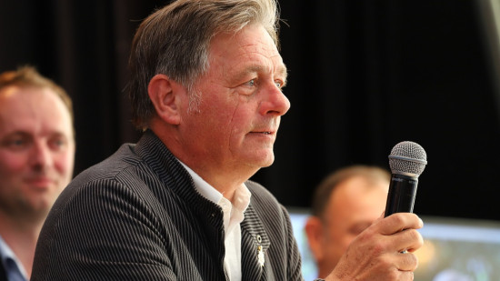 François Bayrou Premier ministre : Cyrille Isaac-Sibille salue "l'homme de dialogue" et le "visionnaire" François Bayrou Premier ministre : Cyrille Isaac-Sibille salue "l'homme de dialogue" et le "visionnaire"