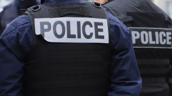 Lyon : deux SDF arrêtés en possession d'un gilet pare-balles et de menottes de police