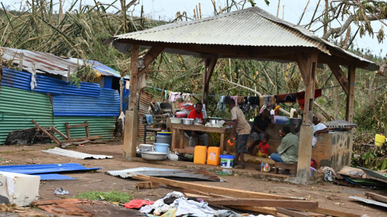 Lyon : les drapeaux en berne pour Mayotte, Grégory Doucet va débloquer une aide de 30 000 euros