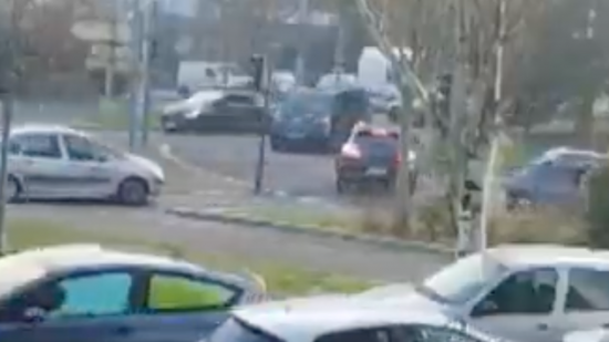 Vénissieux : des rodéos urbains réalisés par un cortège de mariage, il prend un rond-point à contre-sens