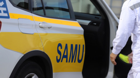 Près de Lyon : sa voiture percute un arbre, une automobiliste trouve la mort Près de Lyon : sa voiture percute un arbre, une automobiliste trouve la mort