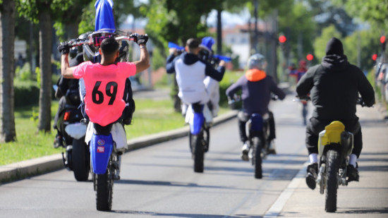 Rodéo urbain aux Minguettes : un policier grièvement blessé par un conducteur de motocross Rodéo urbain aux Minguettes : un policier grièvement blessé par un conducteur de motocross