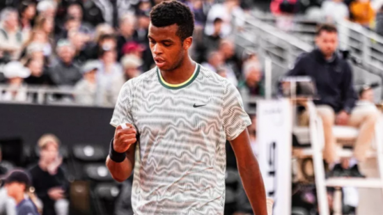 Le tennisman lyonnais Giovanni Mpetshi Perricard en demi-finale à Brisbane