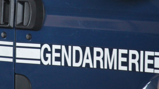 Près de Lyon : des braqueurs déguisés sèment la panique chez les buralistes