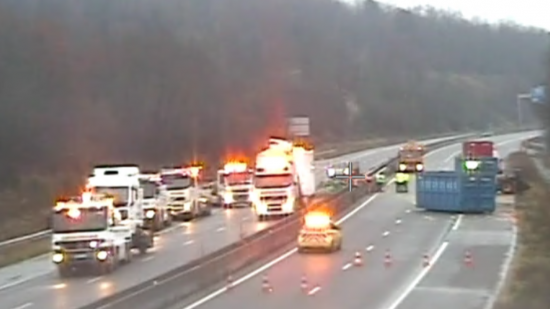 Près de Lyon : l'A46 fermée après un accident, des oranges déversées sur la chaussée