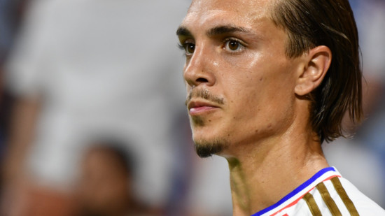 Un joli chèque pour l'OL : Maxence Caqueret signe à Côme (officiel)