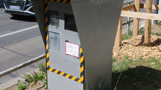 Près de Lyon : un radar tagué sur l'A6 Près de Lyon : un radar tagué sur l'A6