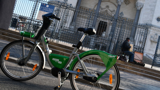 On a testé les nouveaux Vélo’v électriques à Lyon : Fourvière sans forcer c’est possible ?