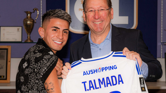 Le champion du monde argentin Thiago Almada s'engage à l'OL (officiel)