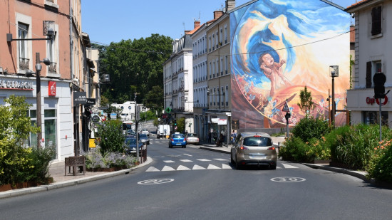 Stationnement gratuit pour la réouverture de la Grande Rue d'Oullins : les écologistes crient à la fausse bonne idée Stationnement gratuit pour la réouverture de la Grande Rue d'Oullins : les écologistes crient à la fausse bonne idée