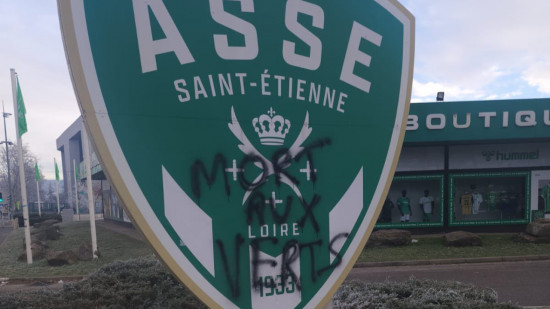 Tags insultants : l’ASSE à nouveau pris pour cible par des Lyonnais Tags insultants : l’ASSE à nouveau pris pour cible par des Lyonnais